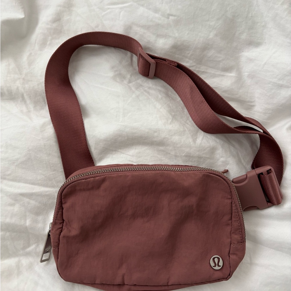 Lululemon Athletica Everywhere Belt Bag 1L